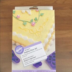 Wilton Designer Pattern Press Set